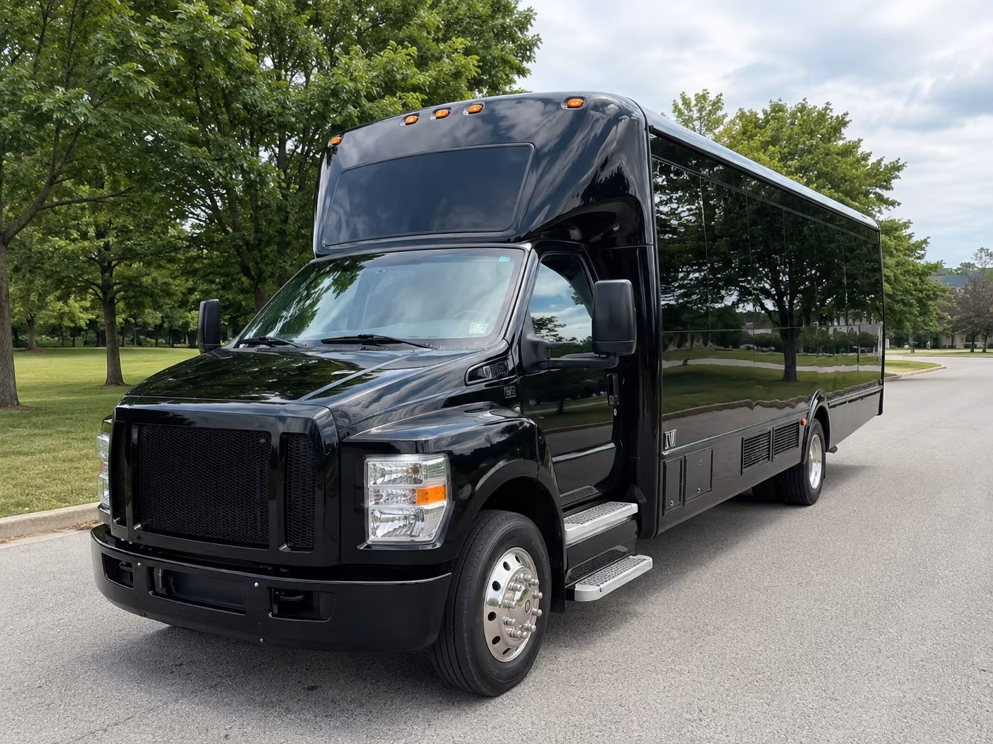 Aurora Winery Tour & Pub Crawl Transportation